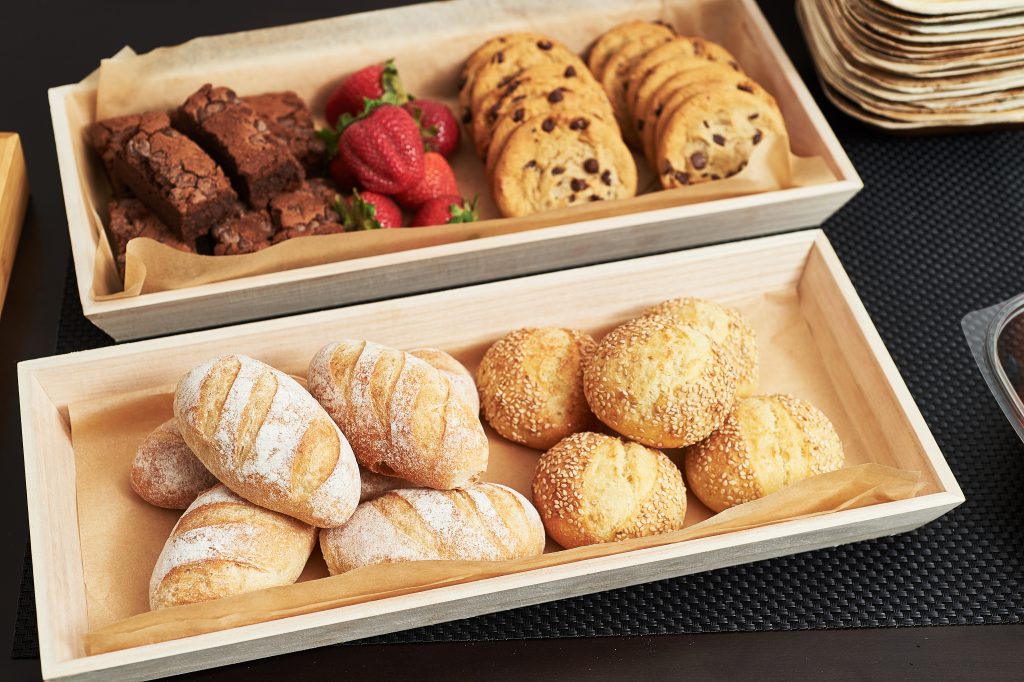 Room Temp Buffet - Rolls and Cookies Brownies